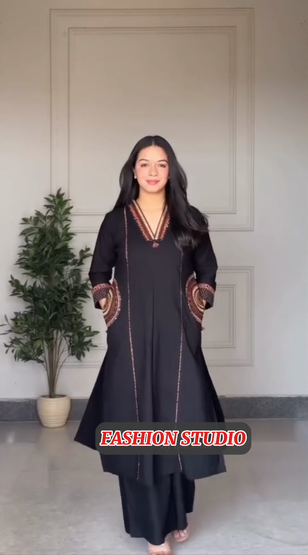 Black Lawn 3-Piece printed Suit with Monar Dupatta & printed Pockets